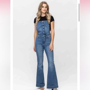 Judy Blue Flare Overall Large, fits like a medium